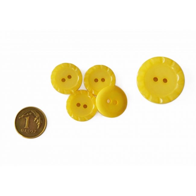 Guziki żółte, okrągłe z obwolutą, małe 15 mm